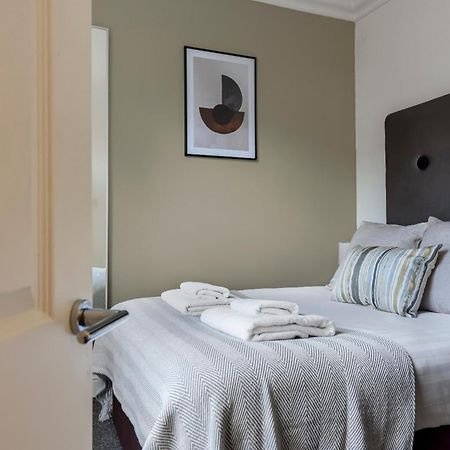 The West Kensington Collection Apartment Londra Exterior foto