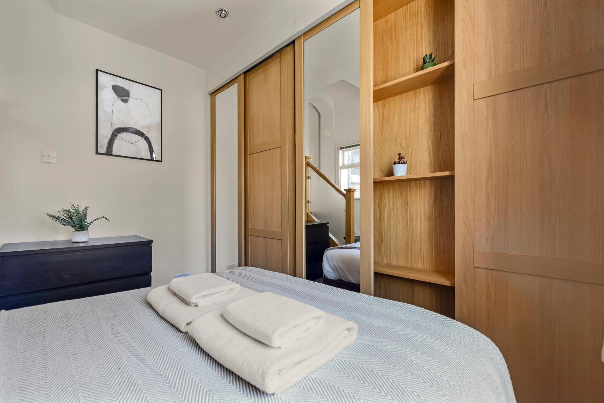 The West Kensington Collection Apartment Londra Exterior foto
